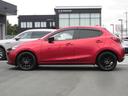 世界統一名称の『MAZDA2』となったコンパクト。「Be a Driver」のスローガンのもと、最適なドライビングポジションを提供できる室内空間と思い通りの走行性能を持った、クラスを超えたお車です!