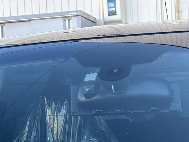 Ａクラス Ａ２００　ターボ　アバンギャルド　ナビ　フルセグＴＶ　バックカメラ　ワンオーナー　黒革シート　パワーステアリング　パワーウィンドウ　ＨＩＤライト（9枚目）