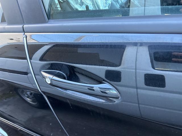 Ａクラス Ａ２００　ターボ　アバンギャルド　ナビ　フルセグＴＶ　バックカメラ　ワンオーナー　黒革シート　パワーステアリング　パワーウィンドウ　ＨＩＤライト（14枚目）