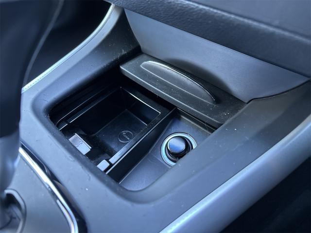 Ａクラス Ａ２００　ターボ　アバンギャルド　ナビ　フルセグＴＶ　バックカメラ　ワンオーナー　黒革シート　パワーステアリング　パワーウィンドウ　ＨＩＤライト（40枚目）