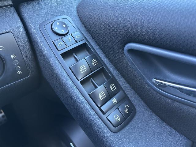 Ａクラス Ａ２００　ターボ　アバンギャルド　ナビ　フルセグＴＶ　バックカメラ　ワンオーナー　黒革シート　パワーステアリング　パワーウィンドウ　ＨＩＤライト（44枚目）