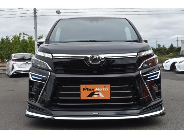 ヴォクシー ZS 煌II モデリスタエアロVOLTEC19AW新品タイヤ車高調LEDヘッド外LEDフォグシグネチャーイルミ純正10inナビTVBカメラ純正12in後席モニター両側パワスラETCドラレコ取説整備手帳1オーナー車(3枚目)