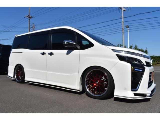 ヴォクシー ZS 煌III KUHL仕様VERZ19AW車高調LEDヘッドシグネチャーイルミLEDリフレクターTセーフティー半革シートアルパイン11inナビTVBカメラ12in後席モニター両側パワースライドドアETC取説整備手帳(7枚目)
