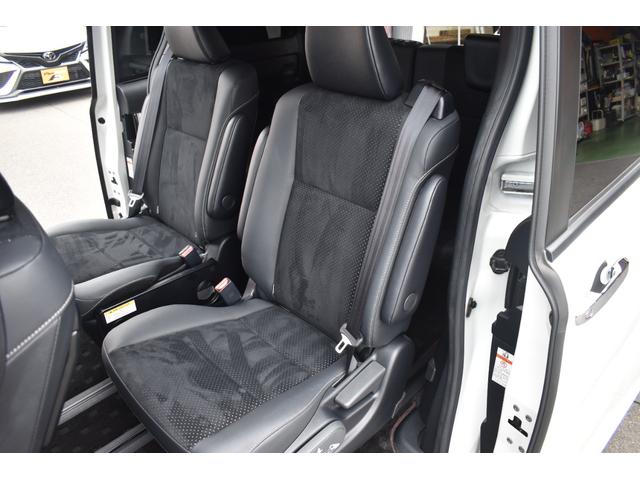 ヴォクシー ZS 煌III KUHL仕様VERZ19AW車高調LEDヘッドシグネチャーイルミLEDリフレクターTセーフティー半革シートアルパイン11inナビTVBカメラ12in後席モニター両側パワースライドドアETC取説整備手帳(15枚目)