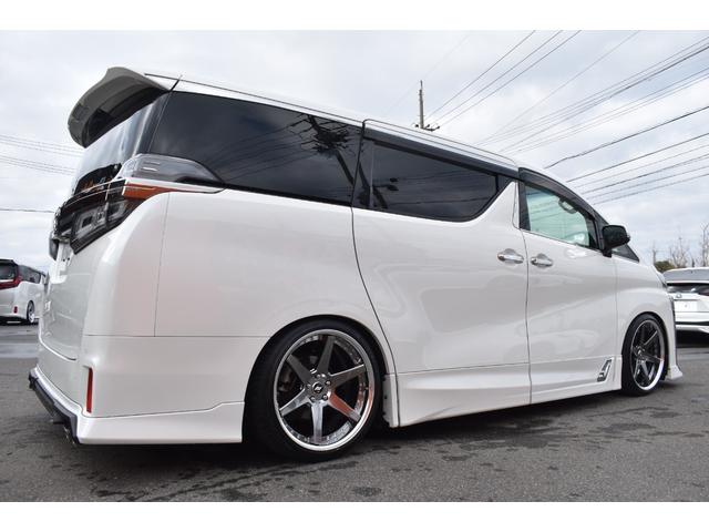 ヴェルファイア ２．５Ｚ　Ｇエディション　ＴＲＤ仕様新品ＷＯＲＫ２０ＡＷ車高調４本出しマフラーサンルーフ３眼ＬＥＤヘッドＬＥＤフォグアルパイン１１ｉｎナビＴＶＢカメラ１２ｉｎ後席モニター黒革エアシート両側パワスラパワーバックドアＴセーフティー（9枚目）