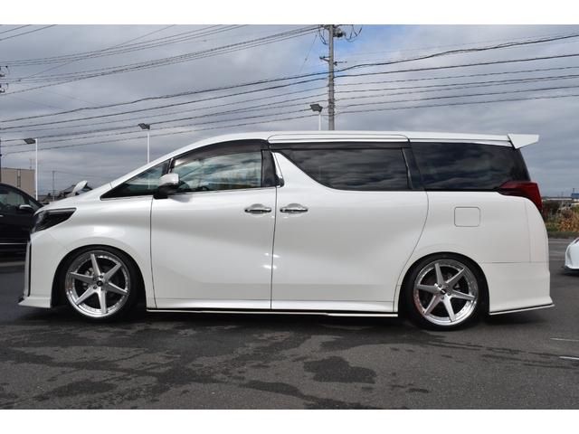 アルファード ２．５Ｓ　Ｃパッケージ　ＫＵＨＬ仕様新品ＷＯＲＫ２１ＡＷ車高調３眼ＬＥＤヘッドＬＥＤフォグＢＳＭアルパイン１１ｉｎナビＴＶＢカメラ１２ｉｎ後席モニター黒革エアシート両側パワスラＤインナーミラーＥＴＣ前後ドラレコＴセーフティー（6枚目）