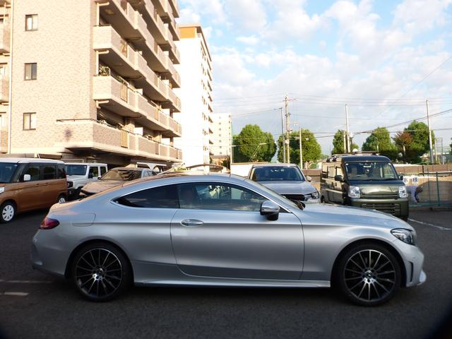 Ｃクラス Ｃ１８０クーペスポーツレザーエクスクルシブパッケージ　レーダーセーフティパッケージ　純ナビＴＶ　Ｂモニター　赤レザーシート　ＡＭＧアルミホイール　キーレスゴー　ＬＥＤヘッドライト　パノラミックルーフ　シートヒーター　パワーシート　ヘッドアップディスプレイ（3枚目）