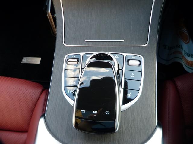 Ｃクラス Ｃ１８０クーペスポーツレザーエクスクルシブパッケージ　レーダーセーフティパッケージ　純ナビＴＶ　Ｂモニター　赤レザーシート　ＡＭＧアルミホイール　キーレスゴー　ＬＥＤヘッドライト　パノラミックルーフ　シートヒーター　パワーシート　ヘッドアップディスプレイ（19枚目）