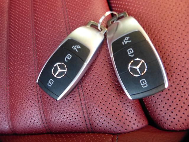 Ｃクラス Ｃ１８０クーペスポーツレザーエクスクルシブパッケージ　レーダーセーフティパッケージ　純ナビＴＶ　Ｂモニター　赤レザーシート　ＡＭＧアルミホイール　キーレスゴー　ＬＥＤヘッドライト　パノラミックルーフ　シートヒーター　パワーシート　ヘッドアップディスプレイ（22枚目）