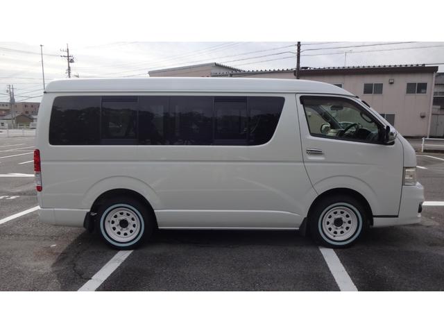 ハイエースワゴン ＧＬ　リクライニング対策済・オートエアコン・スライディングサイドガラス・社外１５インチホイール・ホワイトレタータイヤ・社外テールランプ・フロント修復歴有（4枚目）