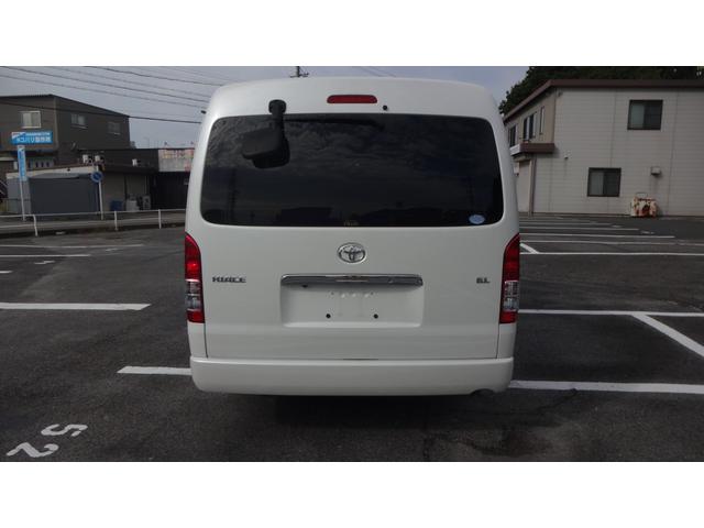 ハイエースワゴン ＧＬ　リクライニング対策済・オートエアコン・スライディングサイドガラス・社外１５インチホイール・ホワイトレタータイヤ・社外テールランプ・フロント修復歴有（7枚目）