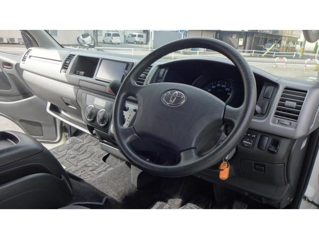 ハイエースワゴン ＧＬ　リクライニング対策済・オートエアコン・スライディングサイドガラス・社外１５インチホイール・ホワイトレタータイヤ・社外テールランプ・フロント修復歴有（14枚目）