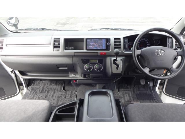 ハイエースワゴン ＧＬ　リクライニング対策済・オートエアコン・スライディングサイドガラス・社外１５インチホイール・ホワイトレタータイヤ・社外テールランプ・フロント修復歴有（16枚目）