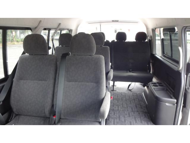 ハイエースワゴン ＧＬ　リクライニング対策済・オートエアコン・スライディングサイドガラス・社外１５インチホイール・ホワイトレタータイヤ・社外テールランプ・フロント修復歴有（22枚目）