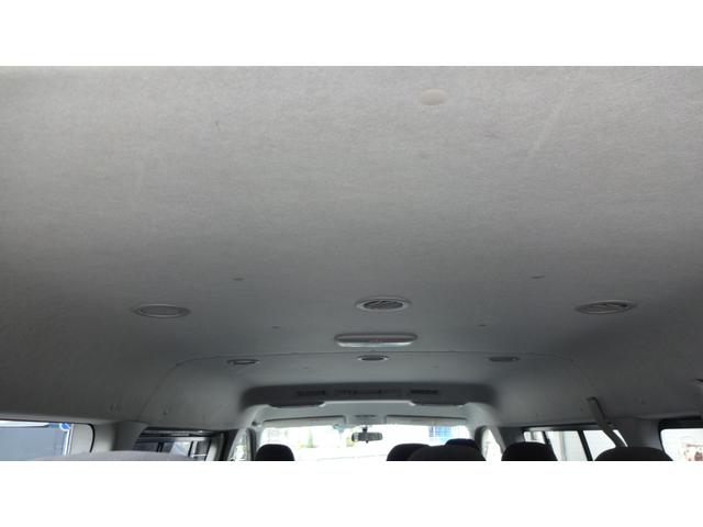 ハイエースワゴン ＧＬ　リクライニング対策済・オートエアコン・スライディングサイドガラス・社外１５インチホイール・ホワイトレタータイヤ・社外テールランプ・フロント修復歴有（33枚目）