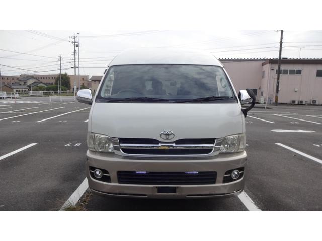 ハイエースワゴン グランドキャビン　ワンオーナー・パワースライド・リクライニング対策済・レザー調シートカバー・コーナーソナ・１６インチデイトナホイール・純正ナビ・バックカメラ・リヤフリップダウンモニター・当社オリジナルフロアーカーペット（2枚目）