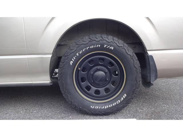 ハイエースワゴン グランドキャビン　ワンオーナー・パワースライド・リクライニング対策済・レザー調シートカバー・コーナーソナ・１６インチデイトナホイール・純正ナビ・バックカメラ・リヤフリップダウンモニター・当社オリジナルフロアーカーペット（10枚目）