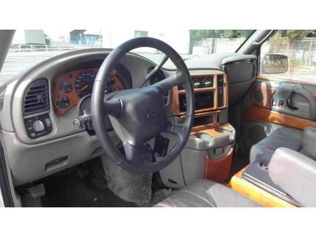 シボレーアストロ アメリカンロード　新車並行・・実走行・ハイルーフ・ツインエアコン・社外キーレス・１５インチデイトナホイール・キャプテンシート・３列目電動フルフラットシート・レザーシート・観音開き（13枚目）