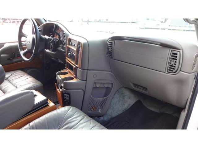 シボレーアストロ アメリカンロード　新車並行・・実走行・ハイルーフ・ツインエアコン・社外キーレス・１５インチデイトナホイール・キャプテンシート・３列目電動フルフラットシート・レザーシート・観音開き（14枚目）