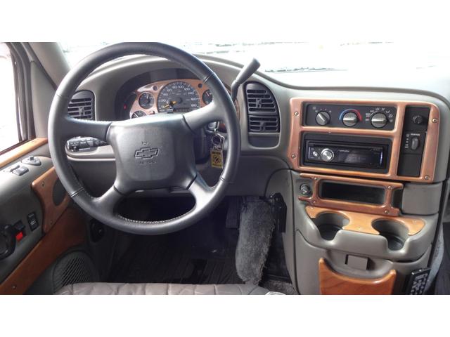 シボレーアストロ アメリカンロード　新車並行・・実走行・ハイルーフ・ツインエアコン・社外キーレス・１５インチデイトナホイール・キャプテンシート・３列目電動フルフラットシート・レザーシート・観音開き（16枚目）