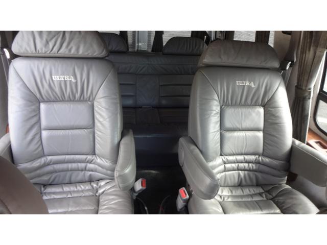 シボレーアストロ アメリカンロード　新車並行・・実走行・ハイルーフ・ツインエアコン・社外キーレス・１５インチデイトナホイール・キャプテンシート・３列目電動フルフラットシート・レザーシート・観音開き（22枚目）