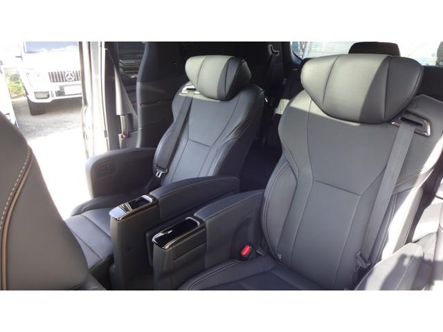 アルファード Z パワーシート・両側パワースライドドア・レザーシート・ツインムーンルーフ・パノラミックビューモニター・バックガイドラインカメラ・フリップダウンモニター・サイドオートステップ・パワーバックドア・リヤ小修復(19枚目)