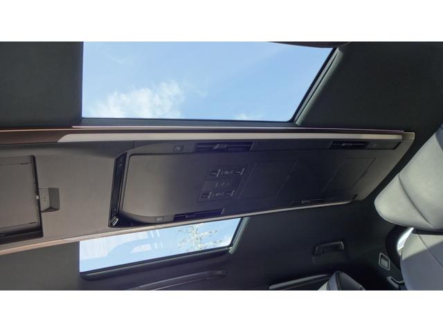 アルファード Z パワーシート・両側パワースライドドア・レザーシート・ツインムーンルーフ・パノラミックビューモニター・バックガイドラインカメラ・フリップダウンモニター・サイドオートステップ・パワーバックドア・リヤ小修復(25枚目)