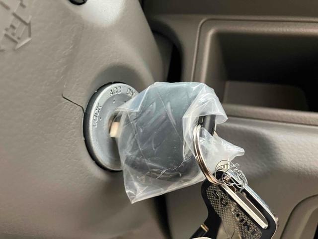 エブリイ ＰＣ　バックカメラ　両側スライドドア　クリアランスソナー　レーンアシスト　衝突被害軽減システム　ＬＥＤヘッドランプ　キーレスエントリー　アイドリングストップ　電動格納ミラー　ＣＶＴ　盗難防止システム　ＡＢＳ（7枚目）