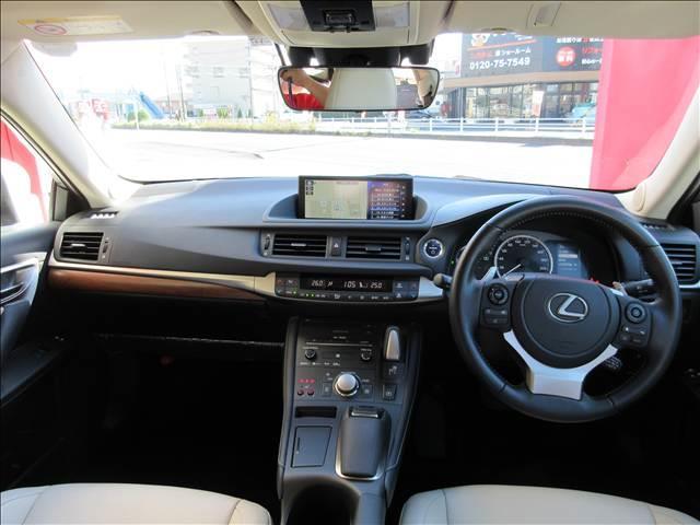 ＣＴ ＣＴ２００ｈ　“ｖｅｒｓｉｏｎ　Ｃ”　純正ナビ　フルセグＴＶ　バックカメラ　ＥＴＣ　ハーフレザーシート　ＬＥＤヘッドライト　運転席メモリー付きパワーシート　前ドラレコ　レクサスセーフティシステム（2枚目）