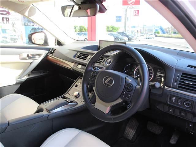 ＣＴ ＣＴ２００ｈ　“ｖｅｒｓｉｏｎ　Ｃ”　純正ナビ　フルセグＴＶ　バックカメラ　ＥＴＣ　ハーフレザーシート　ＬＥＤヘッドライト　運転席メモリー付きパワーシート　前ドラレコ　レクサスセーフティシステム（20枚目）