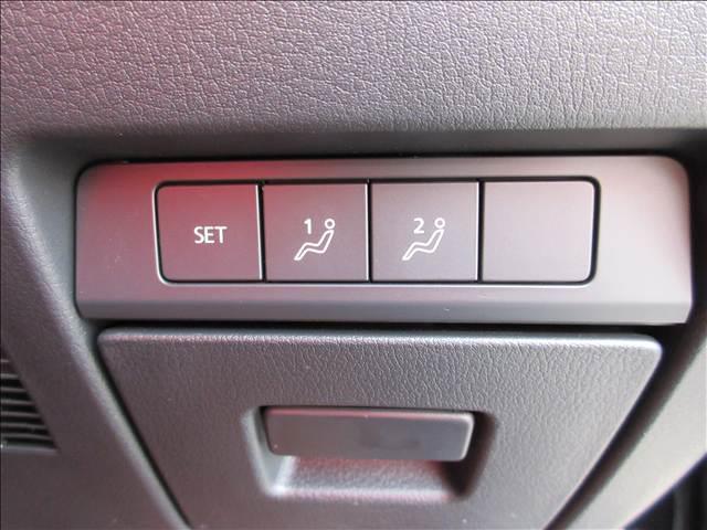 MAZDA3ファストバック 20S ツーリング バーガンディレザーパッケージ 別グレード18インチアルミホイール ETCオプション革製シフトノブ 純正ナビ フルセグTV TVキャンセラー 前後ドラレコ 全方位モニター(9枚目)