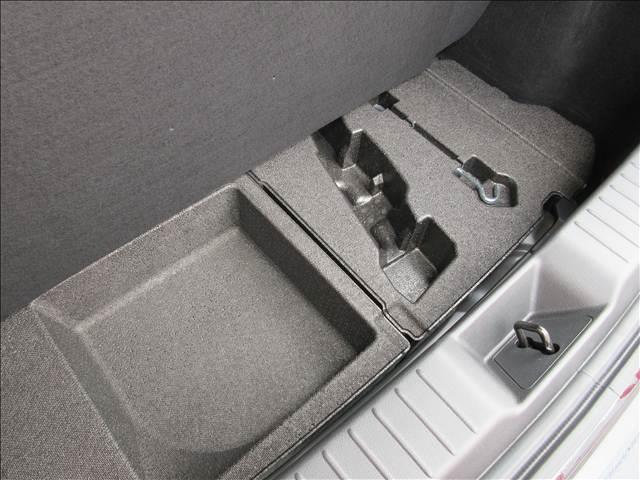 MAZDA3ファストバック 20S ツーリング バーガンディレザーパッケージ 別グレード18インチアルミホイール ETCオプション革製シフトノブ 純正ナビ フルセグTV TVキャンセラー 前後ドラレコ 全方位モニター(39枚目)