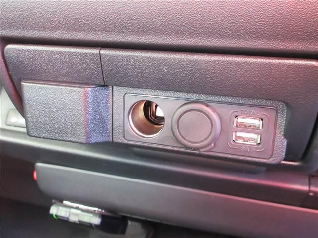 ハイエースバン ディーセル　スーパーＧＬ　ダークプライムＩＩ　純正ナビ　フルセグＴＶ　バックカメラ　ＴＲＤフロントスポイラー　Ｖｅｈｉｃｌｅ　フロアマット・虫除けネット　ホクトレーシング１６インチＡＷ　純正エンジンスターターリモコン　純正カーテンセット（19枚目）