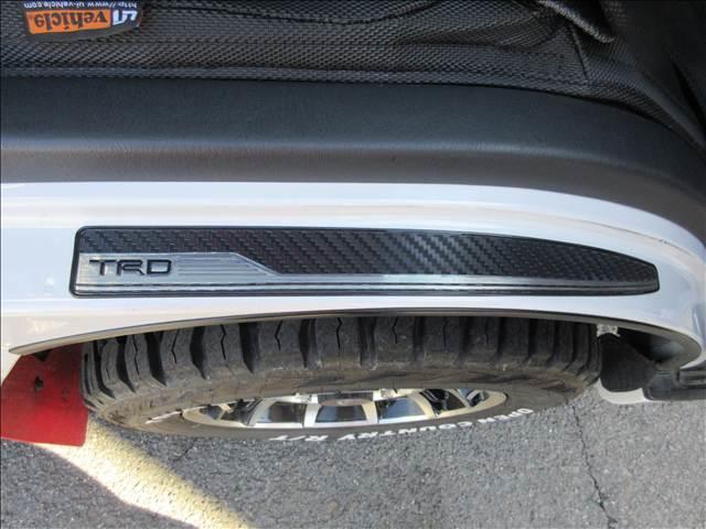 ハイエースバン ディーセル　スーパーＧＬ　ダークプライムＩＩ　純正ナビ　フルセグＴＶ　バックカメラ　ＴＲＤフロントスポイラー　Ｖｅｈｉｃｌｅ　フロアマット・虫除けネット　ホクトレーシング１６インチＡＷ　純正エンジンスターターリモコン　純正カーテンセット（25枚目）