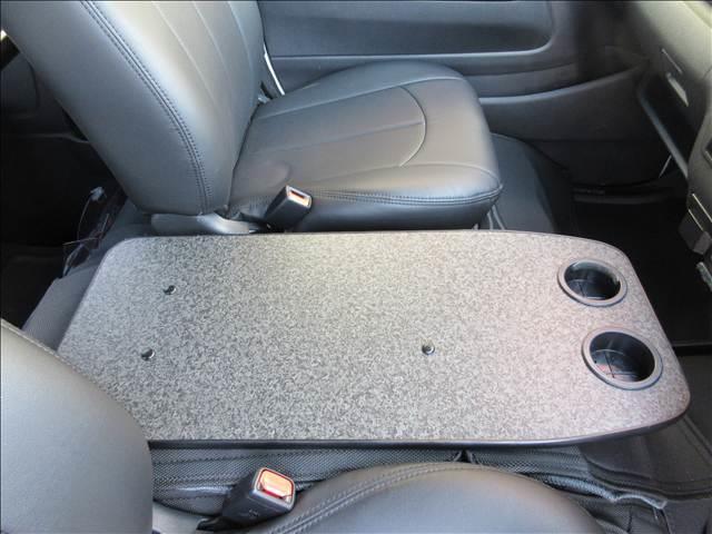 ハイエースバン ディーセル　スーパーＧＬ　ダークプライムＩＩ　純正ナビ　フルセグＴＶ　バックカメラ　ＴＲＤフロントスポイラー　Ｖｅｈｉｃｌｅ　フロアマット・虫除けネット　ホクトレーシング１６インチＡＷ　純正エンジンスターターリモコン　純正カーテンセット（29枚目）