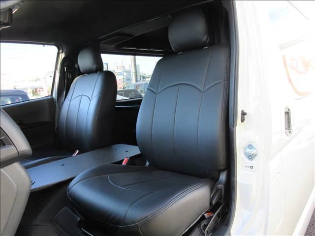 ハイエースバン ディーセル　スーパーＧＬ　ダークプライムＩＩ　純正ナビ　フルセグＴＶ　バックカメラ　ＴＲＤフロントスポイラー　Ｖｅｈｉｃｌｅ　フロアマット・虫除けネット　ホクトレーシング１６インチＡＷ　純正エンジンスターターリモコン　純正カーテンセット（30枚目）