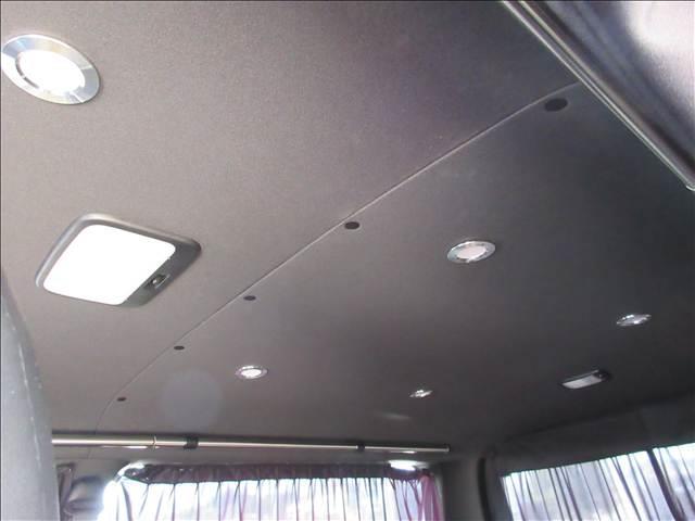 ハイエースバン ディーセル　スーパーＧＬ　ダークプライムＩＩ　純正ナビ　フルセグＴＶ　バックカメラ　ＴＲＤフロントスポイラー　Ｖｅｈｉｃｌｅ　フロアマット・虫除けネット　ホクトレーシング１６インチＡＷ　純正エンジンスターターリモコン　純正カーテンセット（43枚目）