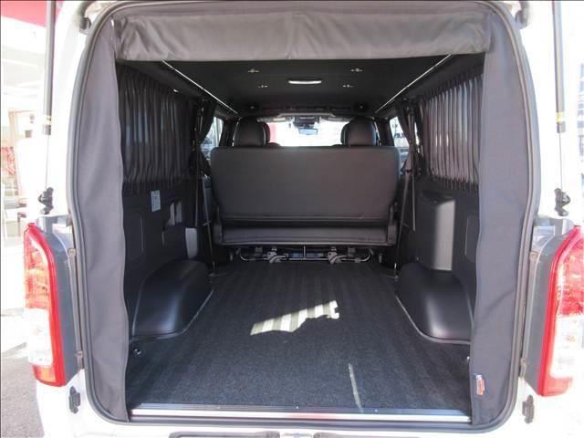 ハイエースバン ディーセル　スーパーＧＬ　ダークプライムＩＩ　純正ナビ　フルセグＴＶ　バックカメラ　ＴＲＤフロントスポイラー　Ｖｅｈｉｃｌｅ　フロアマット・虫除けネット　ホクトレーシング１６インチＡＷ　純正エンジンスターターリモコン　純正カーテンセット（46枚目）