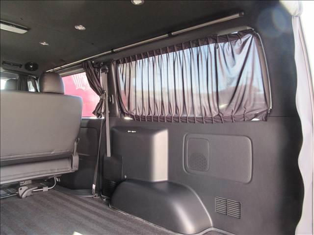 ハイエースバン ディーセル　スーパーＧＬ　ダークプライムＩＩ　純正ナビ　フルセグＴＶ　バックカメラ　ＴＲＤフロントスポイラー　Ｖｅｈｉｃｌｅ　フロアマット・虫除けネット　ホクトレーシング１６インチＡＷ　純正エンジンスターターリモコン　純正カーテンセット（47枚目）