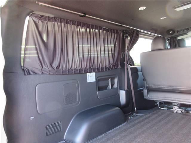 ハイエースバン ディーセル　スーパーＧＬ　ダークプライムＩＩ　純正ナビ　フルセグＴＶ　バックカメラ　ＴＲＤフロントスポイラー　Ｖｅｈｉｃｌｅ　フロアマット・虫除けネット　ホクトレーシング１６インチＡＷ　純正エンジンスターターリモコン　純正カーテンセット（48枚目）