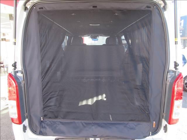 ハイエースバン ディーセル　スーパーＧＬ　ダークプライムＩＩ　純正ナビ　フルセグＴＶ　バックカメラ　ＴＲＤフロントスポイラー　Ｖｅｈｉｃｌｅ　フロアマット・虫除けネット　ホクトレーシング１６インチＡＷ　純正エンジンスターターリモコン　純正カーテンセット（49枚目）