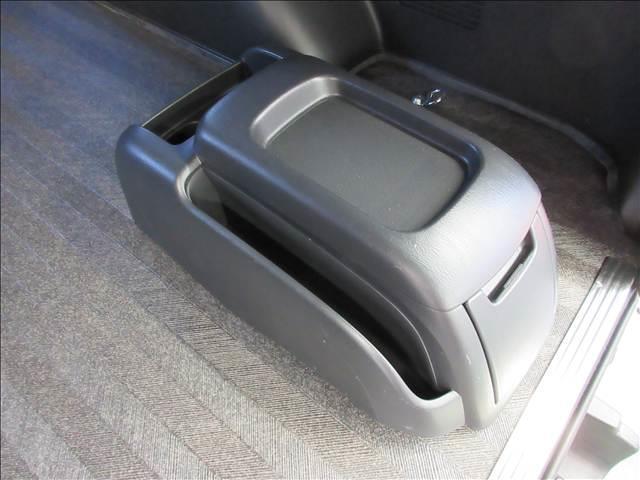 ハイエースバン ディーセル　スーパーＧＬ　ダークプライムＩＩ　純正ナビ　フルセグＴＶ　バックカメラ　ＴＲＤフロントスポイラー　Ｖｅｈｉｃｌｅ　フロアマット・虫除けネット　ホクトレーシング１６インチＡＷ　純正エンジンスターターリモコン　純正カーテンセット（55枚目）