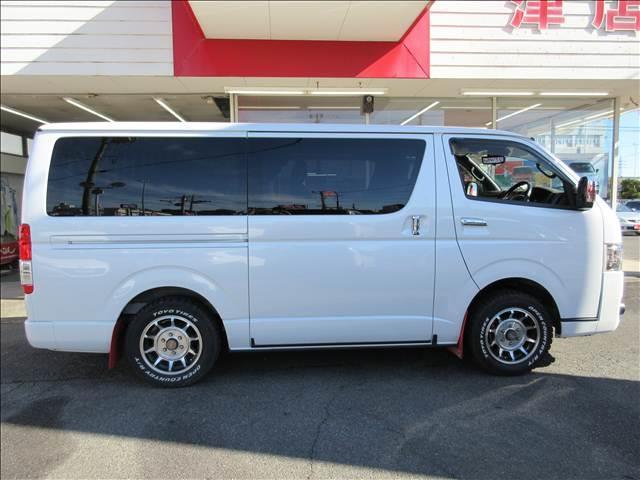 ハイエースバン ディーセル　スーパーＧＬ　ダークプライムＩＩ　純正ナビ　フルセグＴＶ　バックカメラ　ＴＲＤフロントスポイラー　Ｖｅｈｉｃｌｅ　フロアマット・虫除けネット　ホクトレーシング１６インチＡＷ　純正エンジンスターターリモコン　純正カーテンセット（60枚目）