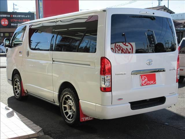 ハイエースバン ディーセル　スーパーＧＬ　ダークプライムＩＩ　純正ナビ　フルセグＴＶ　バックカメラ　ＴＲＤフロントスポイラー　Ｖｅｈｉｃｌｅ　フロアマット・虫除けネット　ホクトレーシング１６インチＡＷ　純正エンジンスターターリモコン　純正カーテンセット（63枚目）