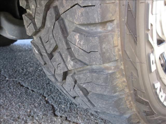 ハイエースバン ディーセル　スーパーＧＬ　ダークプライムＩＩ　純正ナビ　フルセグＴＶ　バックカメラ　ＴＲＤフロントスポイラー　Ｖｅｈｉｃｌｅ　フロアマット・虫除けネット　ホクトレーシング１６インチＡＷ　純正エンジンスターターリモコン　純正カーテンセット（66枚目）