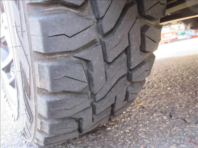 ハイエースバン ディーセル　スーパーＧＬ　ダークプライムＩＩ　純正ナビ　フルセグＴＶ　バックカメラ　ＴＲＤフロントスポイラー　Ｖｅｈｉｃｌｅ　フロアマット・虫除けネット　ホクトレーシング１６インチＡＷ　純正エンジンスターターリモコン　純正カーテンセット（72枚目）