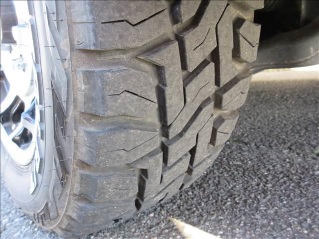 ハイエースバン ディーセル　スーパーＧＬ　ダークプライムＩＩ　純正ナビ　フルセグＴＶ　バックカメラ　ＴＲＤフロントスポイラー　Ｖｅｈｉｃｌｅ　フロアマット・虫除けネット　ホクトレーシング１６インチＡＷ　純正エンジンスターターリモコン　純正カーテンセット（74枚目）