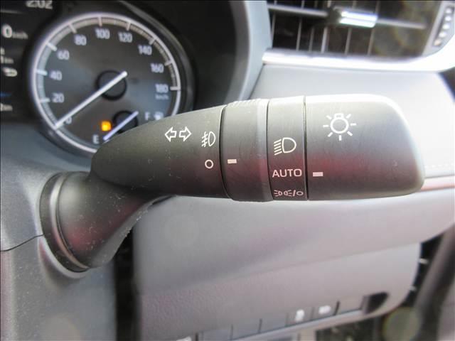 ハリアー G 純正ナビ フルセグTV バックカメラ デジタルインナーミラーハーフレザーシート パワーシート ビルトインETC トヨタセーフティセンス クルーズコントロール(7枚目)