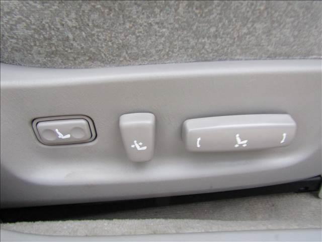 クラウン ロイヤルサルーン　後期モデル　１ＪＺ　直列６気筒　純正アルミ　ハーフレースシートカバー　パワーシート　スイングルーバー　オートライト（7枚目）