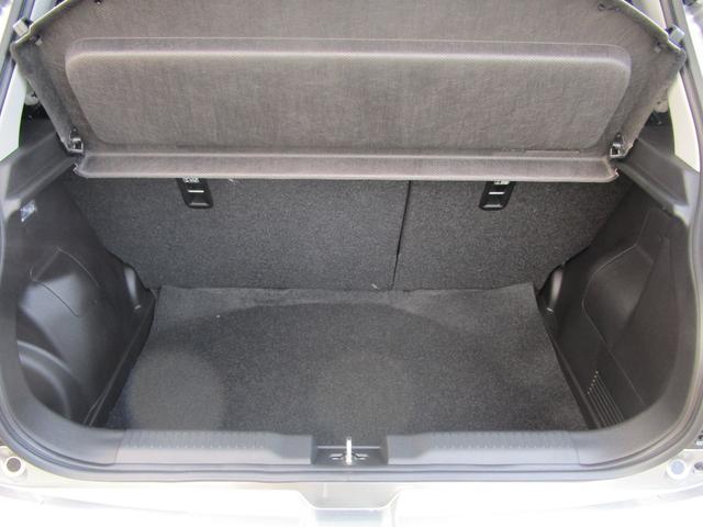 スイフトスポーツ ＺＣ３３Ｓ　ファイナルエディション　ナビ　バックカメラ　衝突被害軽減システム　ＬＥＤライト　シートヒーター　リヤパーキングセンサー　ハイビームアシスト　車線逸脱抑制機能　フルオートエアコン　パワーステアリング（12枚目）